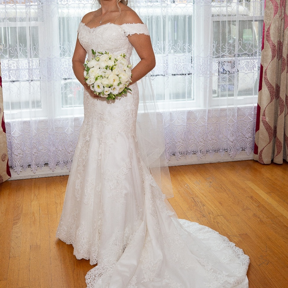 Wedding Dress Essence of Australia #D1617